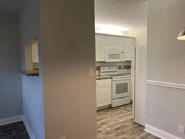 2588 Riverside Dr #2588 — Photo 9