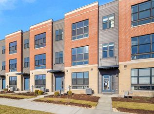 378 Summit Cir, Lombard, IL 60148