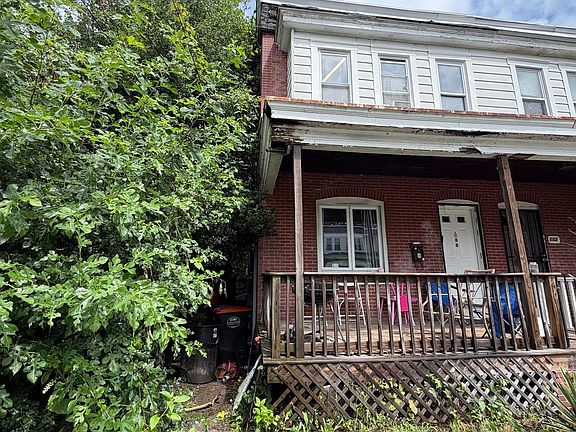 2nd image of 100 E 24th St