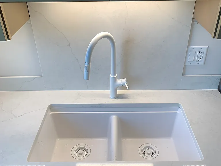 5211 W Byron St #1 — Photo 18