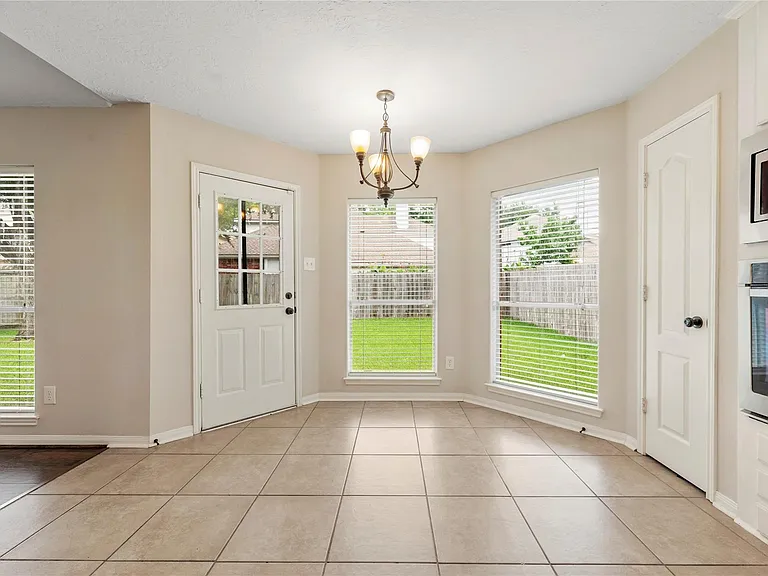 210 Leisure Dr — Photo 17