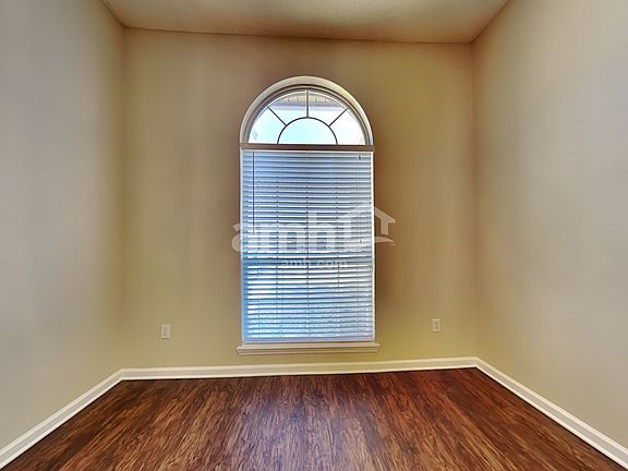 4th image of 2526 Sandhaven Ct