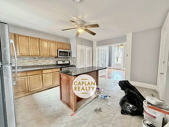 3rd image of 42 Warren St APT 1