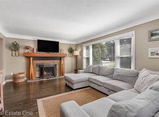 1630 W Twelve Mile Rd, Royal Oak, MI 48073