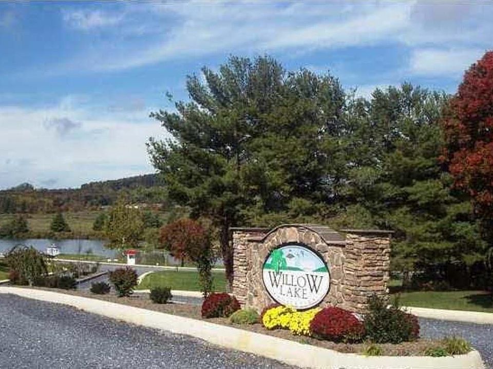 1st image of 15 Waterfront Dr