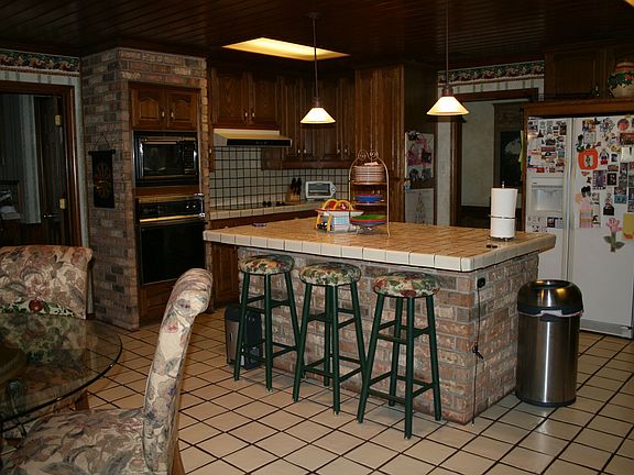 Kitchen/Dining 23x18