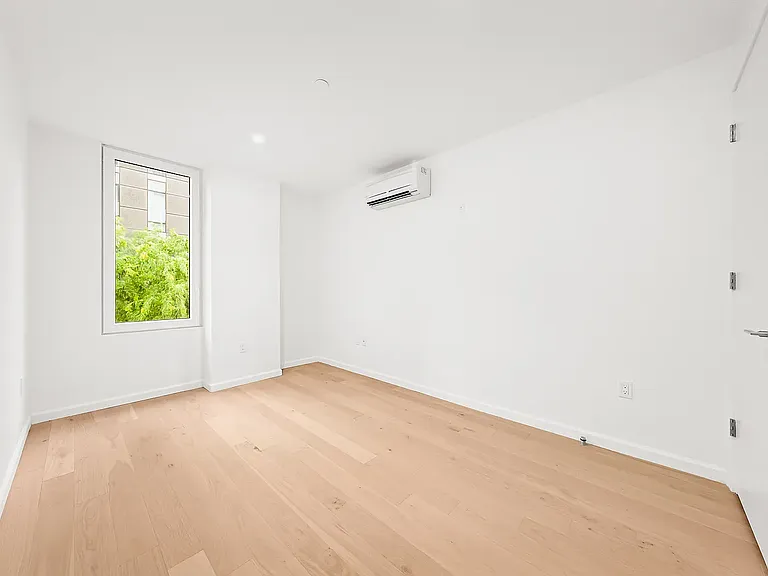 41-01 24th St #Townhouse 1 — Photo 13