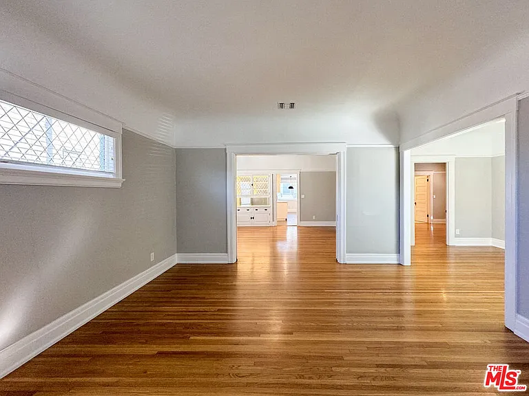 922 W Kensington Rd — Photo 8