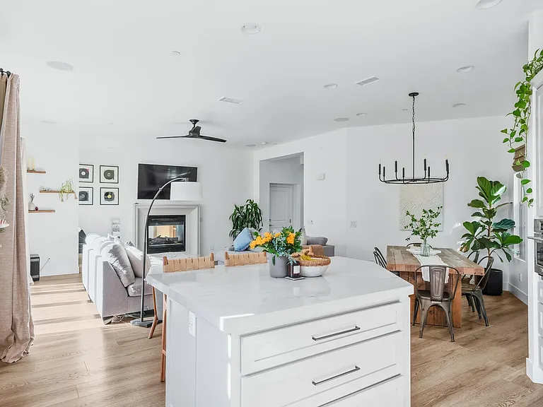 669 Calypso Pl — Photo 10
