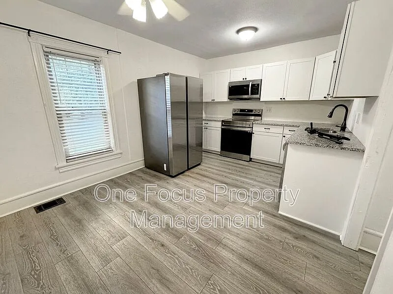 2 bed, 1.0 bath, $1,225 — Photo 2