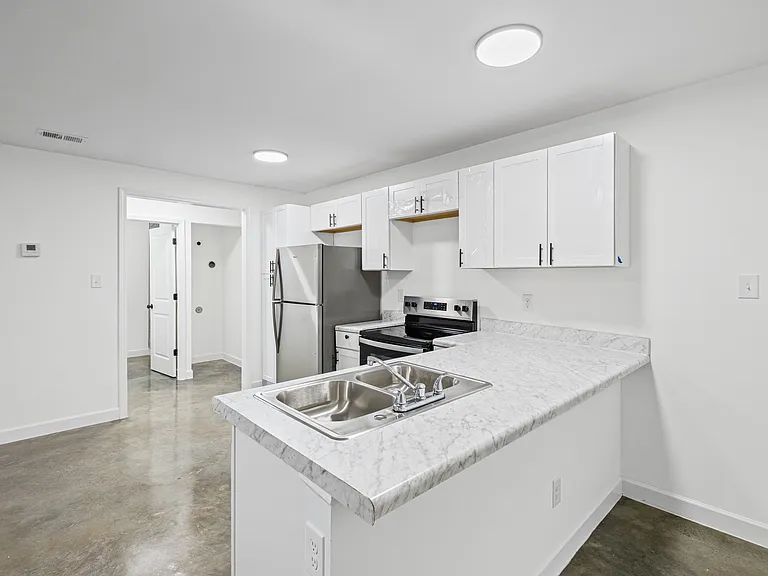 2855 Choctaw Ave — Photo 3