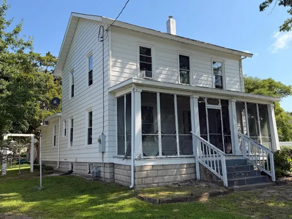 242 E Walnut Rd, Vineland, NJ 08360