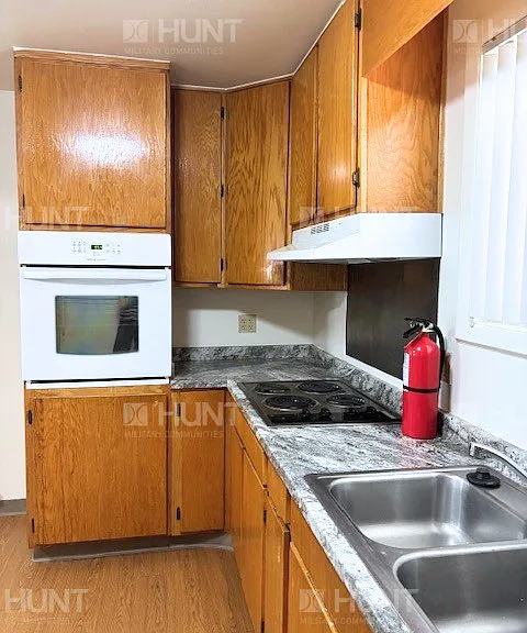 119 Foxglove St — Photo 4