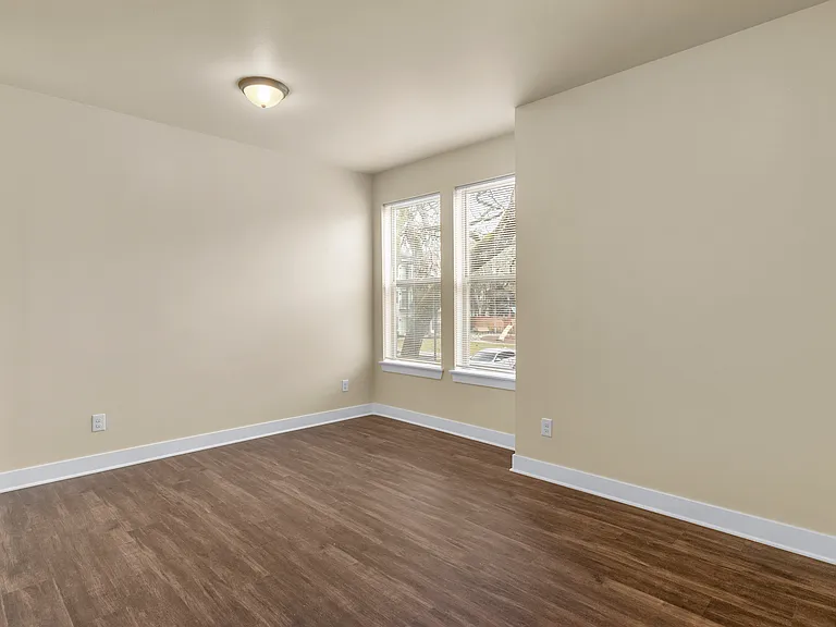 Gravelly Lake Brownstones — Photo 18
