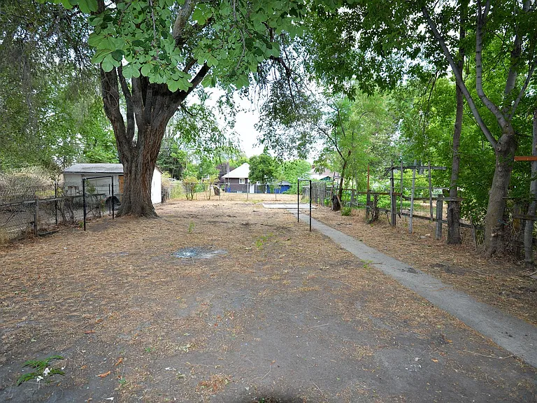 2661 Eccles Ave — Photo 11