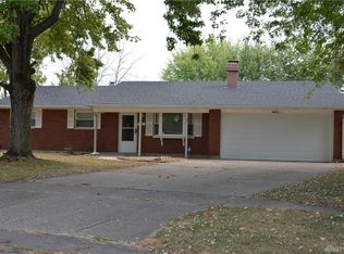 13 Hitching Post Rd, Englewood, OH 45322