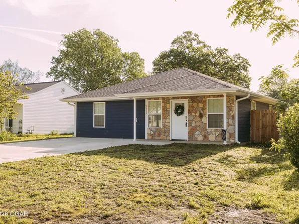 911 S McKinley Ave, Joplin, MO 64801