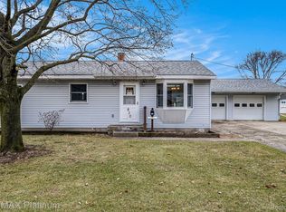 830 Hartner Dr, Holly, MI