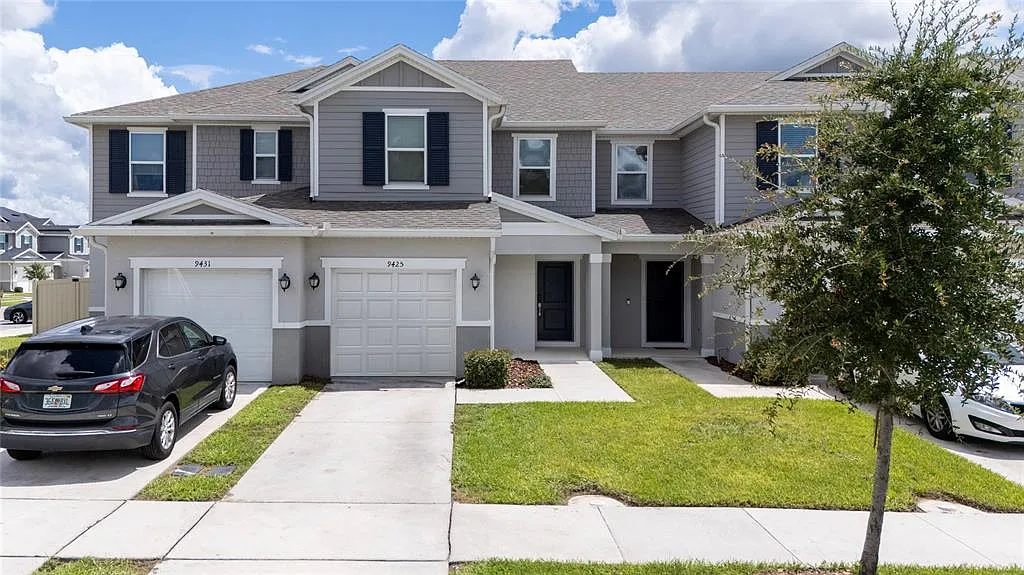 9425 Westside Hills Dr — Photo 2