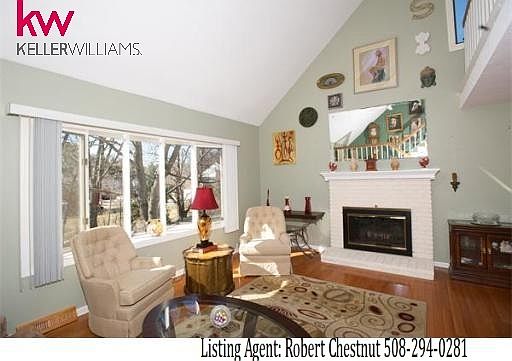 4th image of 32 Copperwood Dr