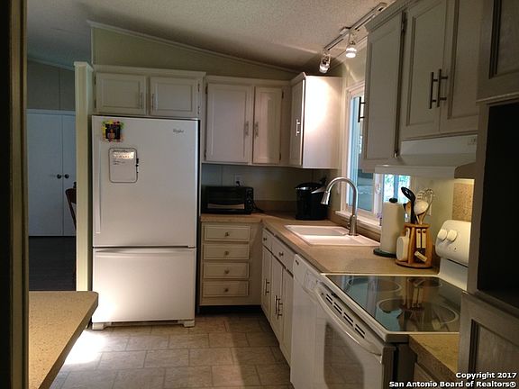 5th image of 170 Oak Forest Ln