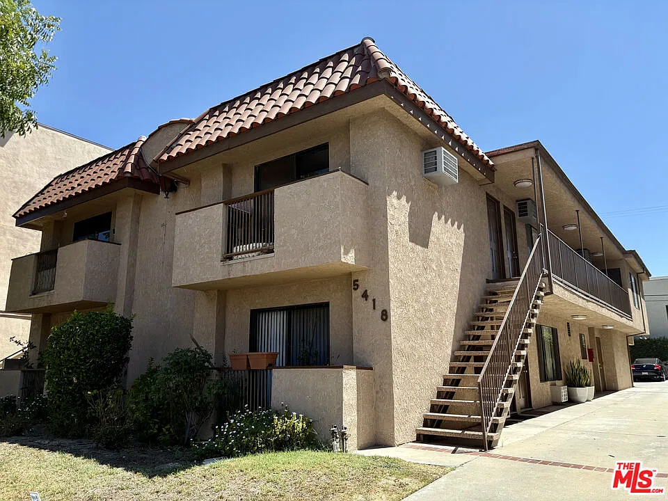 5418 Hermitage Ave #103