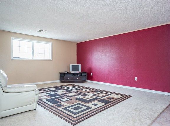 4th image of 1118 Carmel Ct