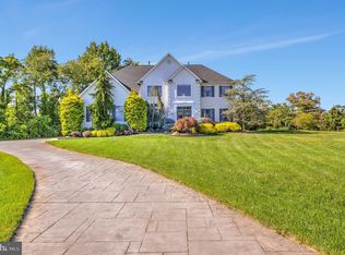 6 Amberwood Ln, Lumberton, NJ 08048