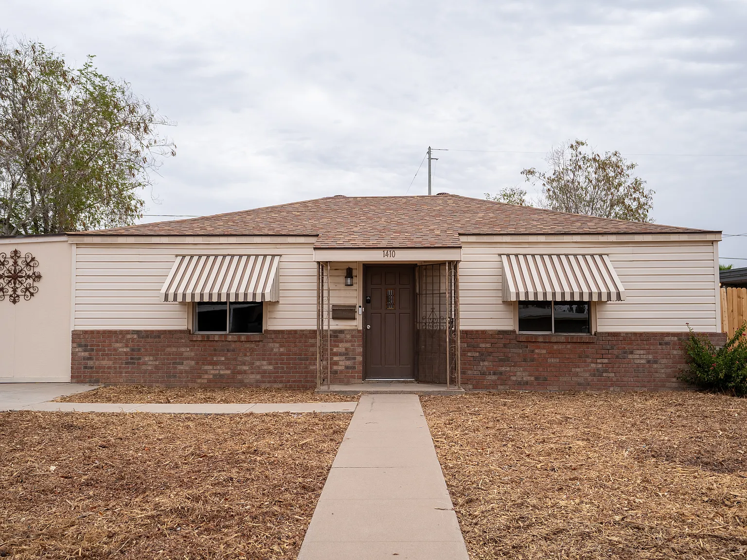 3 bed, 1250 sqft, $1,900 — Photo 1