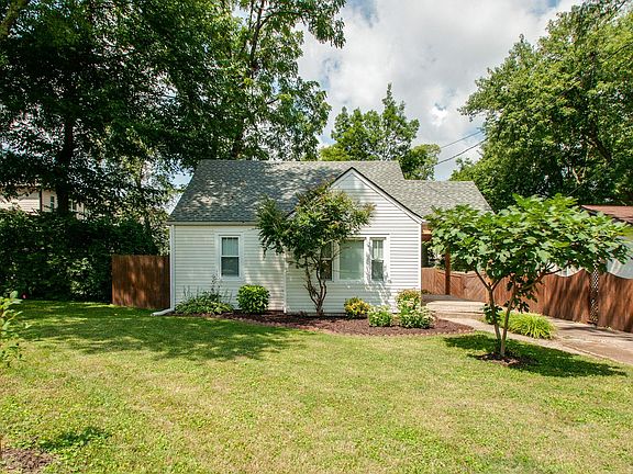 The figs are ripe now.