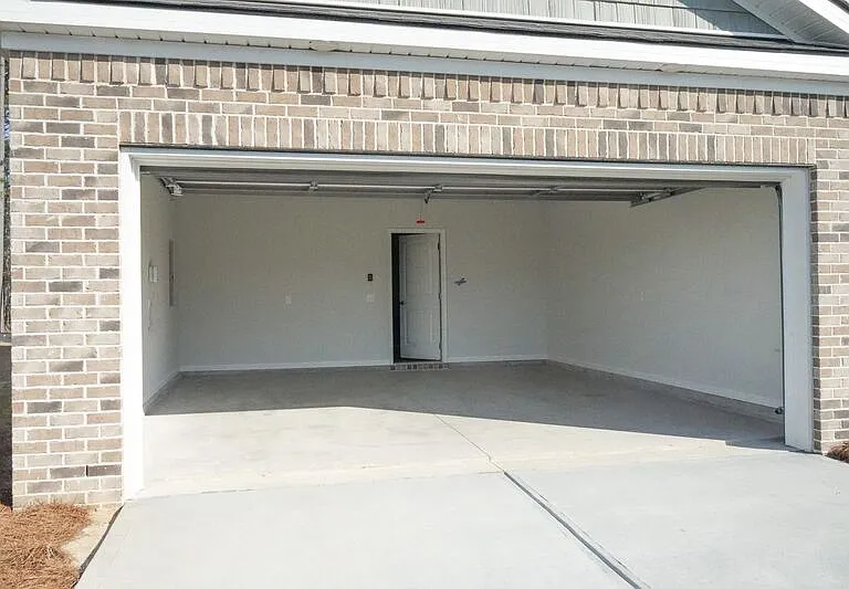 142 Brookline Dr — Photo 5