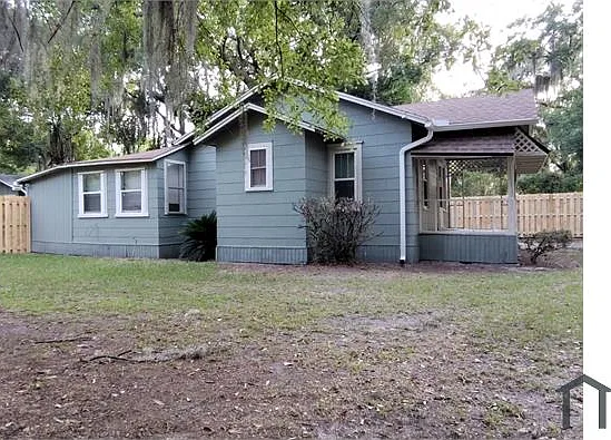 3 bed, 1200 sqft, $1,650 — Photo 2