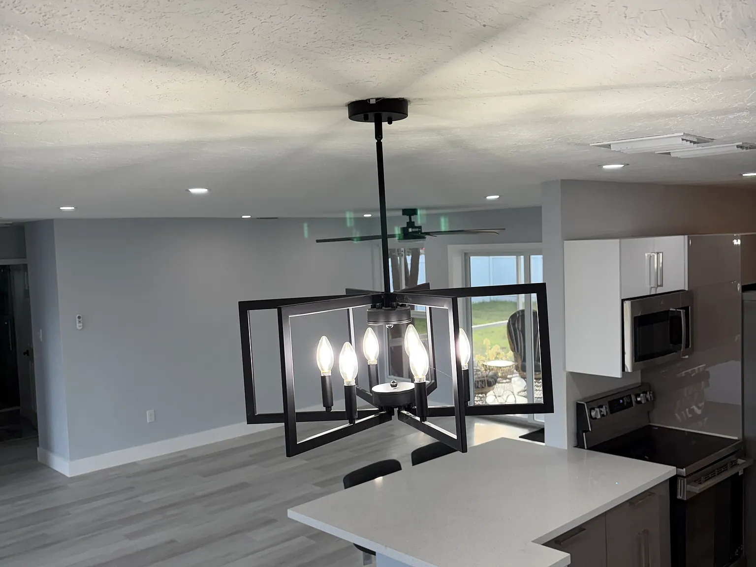 2 bed, 1056 sqft, $1,750 — Photo 4