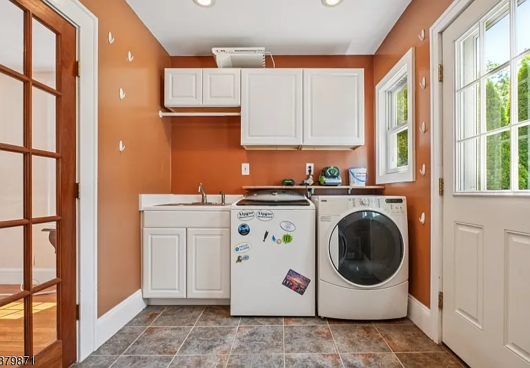 163 Myrtle Ave — Photo 15