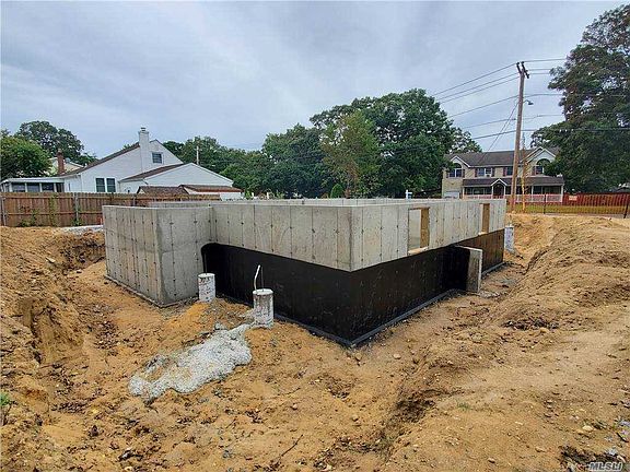 3rd image of 27 Cypress Ln