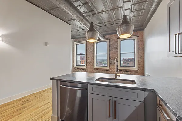 321 S Salina St #502 — Photo 8