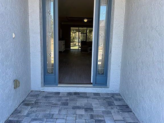 4th image of 720 Redbud Ct