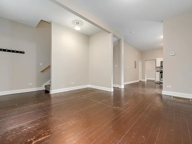 1847 W Armitage Ave #3R — Photo 2