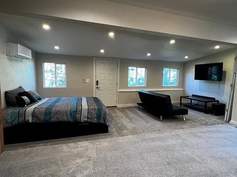1401 Ames St #B — Photo 6