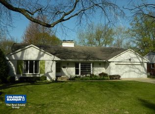 417 Kingsway Dr, Aurora, IL 60506