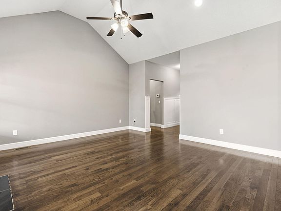 5th image of 831 N Grapevine Road