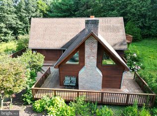 3470 Sweet Arrow Lake Rd, Pine Grove, PA 17963