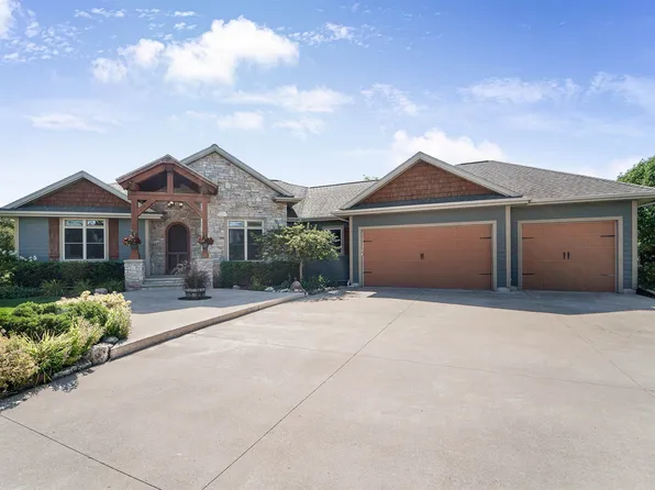 W4704 Nicklaus Ct, Sherwood, WI 54169