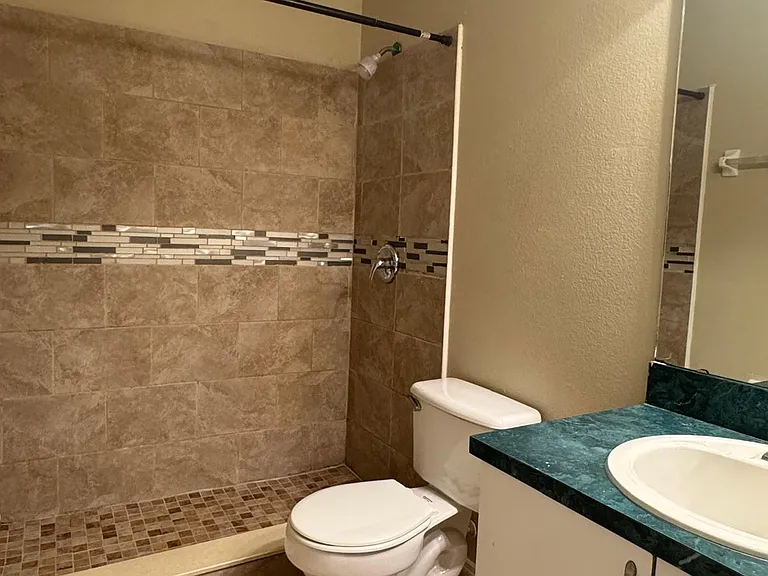 2713 Palm Isle Way — Photo 10