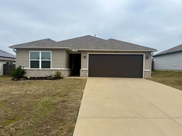 3008 Emerald Park Trl