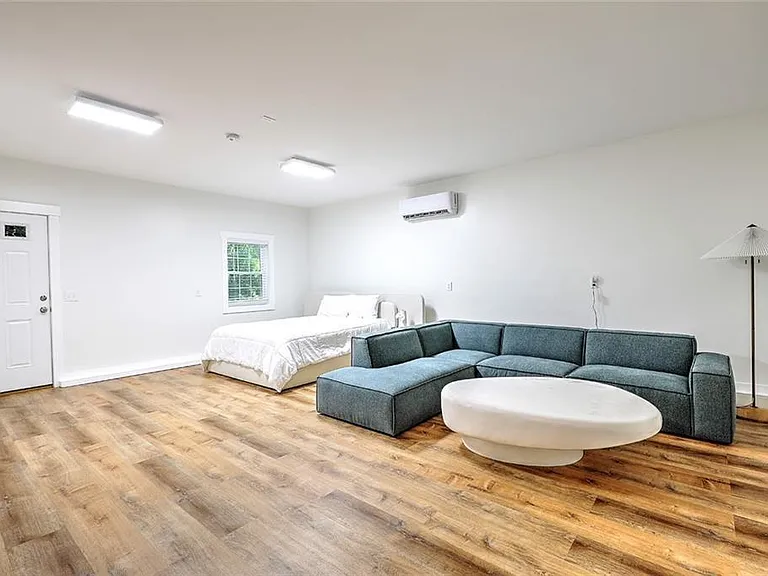 137 Rosebriar Ave — Photo 30