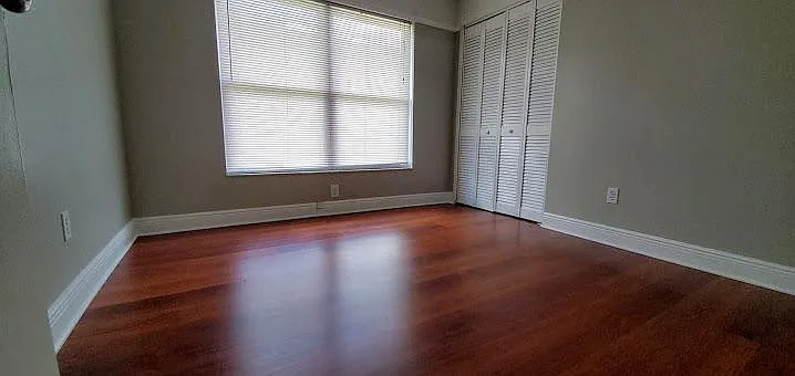 703 Regency Ct — Photo 5
