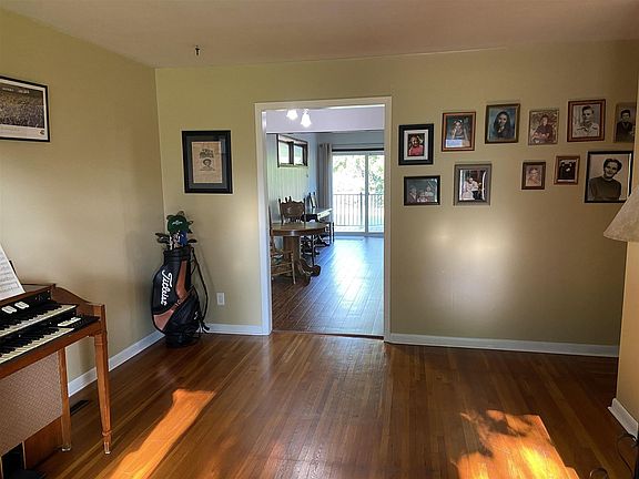 5th image of 3420 S Hiram Ave