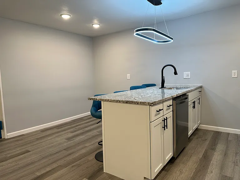 910 Teall Ave #8 — Photo 8