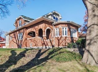 1119 N Ridgeland Ave, Oak Park, IL 60302